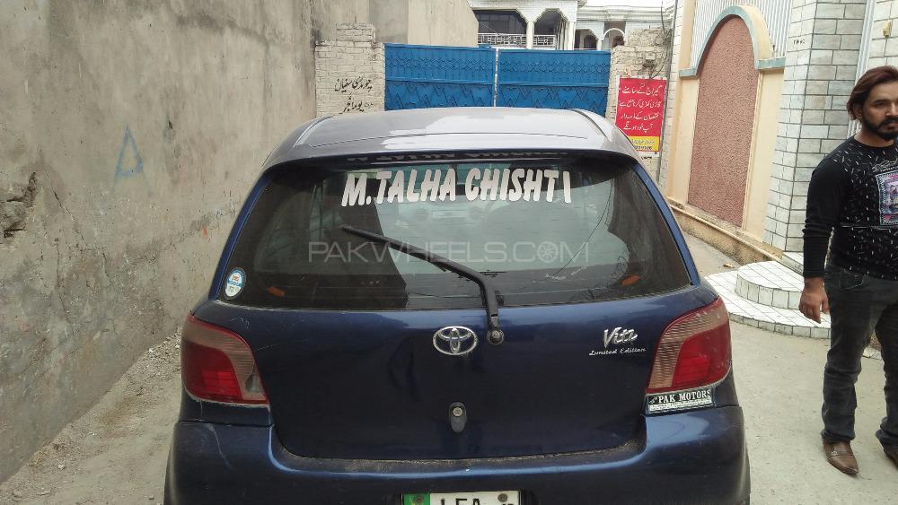 Toyota Vitz 2000 for Sale in Kharian Image-1