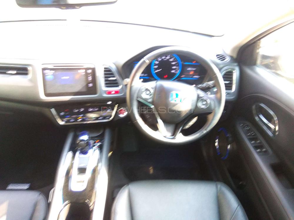Honda Vezel 2014 for Sale in Lahore Honda Vezel 2014 for Sale in Lahore Image-8