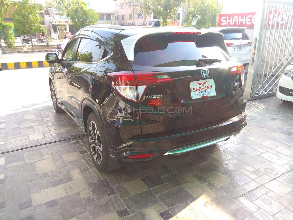 Honda Vezel 2014 for Sale in Lahore Honda Vezel 2014 for Sale in Lahore Image-14
