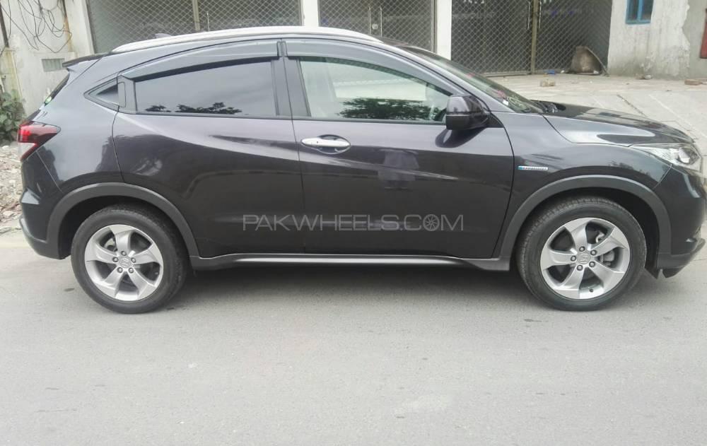 Honda Vezel 2013 for Sale in Lahore Honda Vezel 2013 for Sale in Lahore Image-3