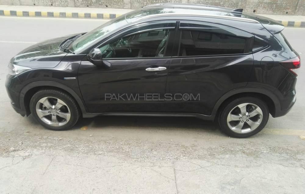 Honda Vezel 2013 for Sale in Lahore Honda Vezel 2013 for Sale in Lahore Image-4