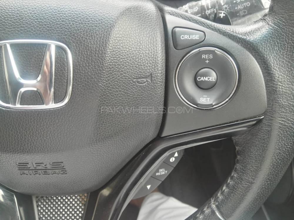 Honda Vezel 2013 for Sale in Lahore Honda Vezel 2013 for Sale in Lahore Image-8