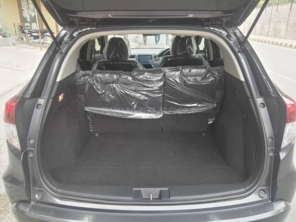 Honda Vezel 2013 for Sale in Lahore Honda Vezel 2013 for Sale in Lahore Image-12