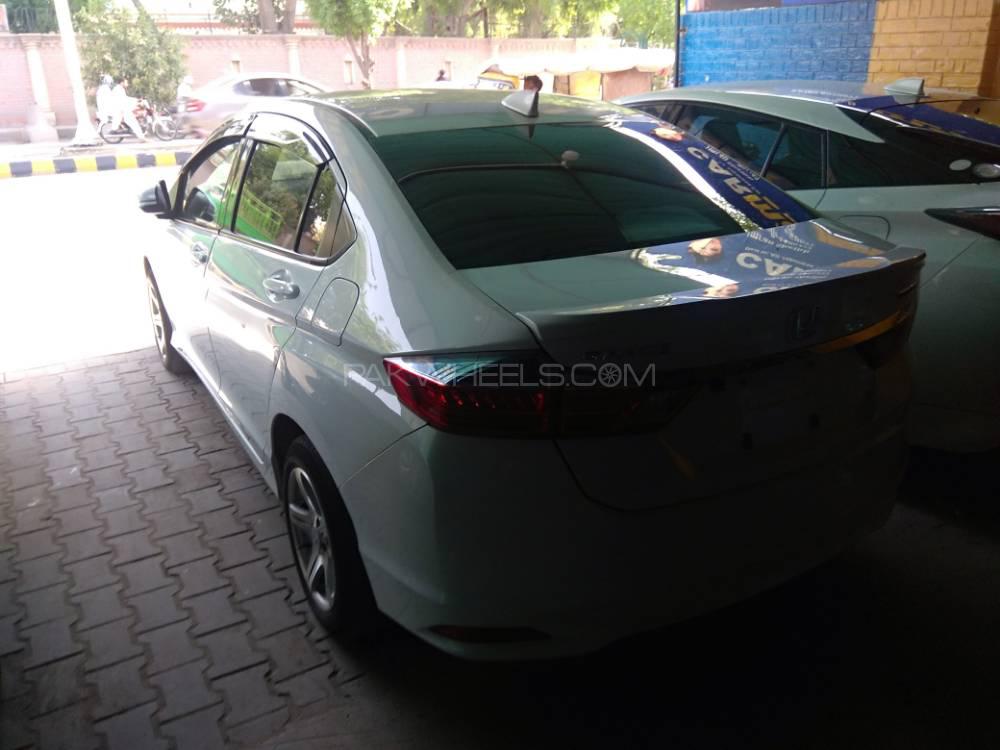 Honda Grace Hybrid 2015 for Sale in Bahawalpur Honda Grace Hybrid 2015 for Sale in Bahawalpur Image-5