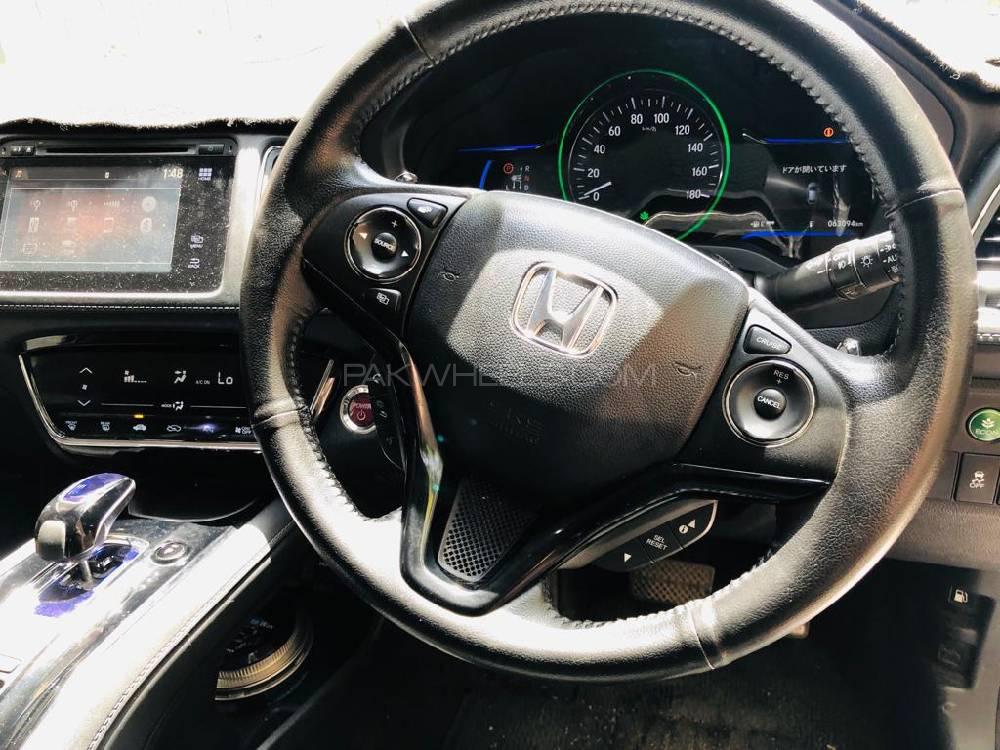 Honda Vezel 2013 for Sale in Peshawar Honda Vezel 2013 for Sale in Peshawar Image-8