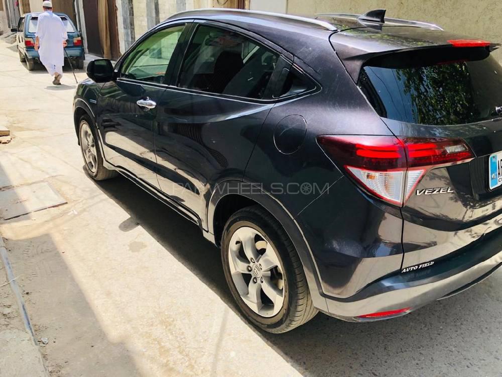Honda Vezel 2013 for Sale in Peshawar Honda Vezel 2013 for Sale in Peshawar Image-4