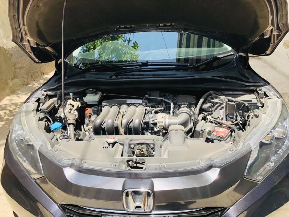 Honda Vezel 2013 for Sale in Peshawar Honda Vezel 2013 for Sale in Peshawar Image-17