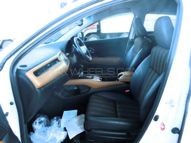 Honda Vezel 2014 for Sale in Karachi Honda Vezel 2014 for Sale in Karachi Image-12
