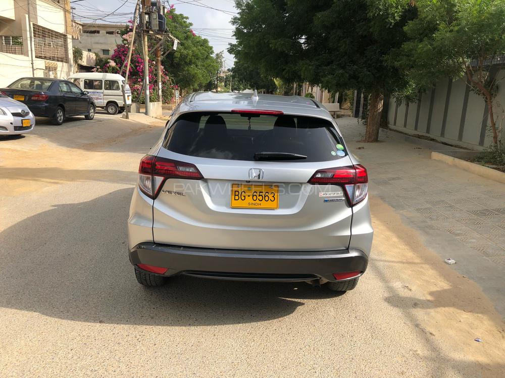 Honda Vezel 2014 for Sale in Karachi Honda Vezel 2014 for Sale in Karachi Image-2
