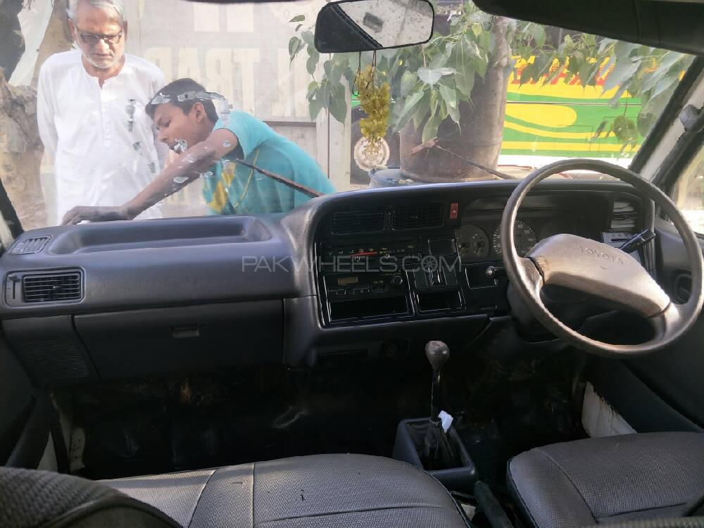 Toyota Hiace 1994 for Sale in Karachi Toyota Hiace 1994 for Sale in Karachi Image-11