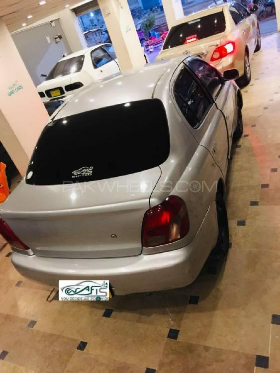 Toyota Platz 2002 for Sale in Karachi Image-1