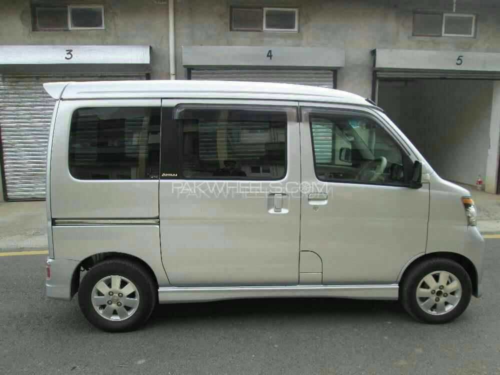 Daihatsu Atrai Wagon 2014 for Sale in Kharian Image-1