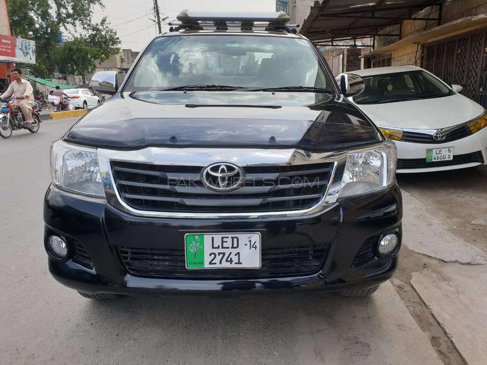 Toyota Hilux 2014 for Sale in Faisalabad Image-1