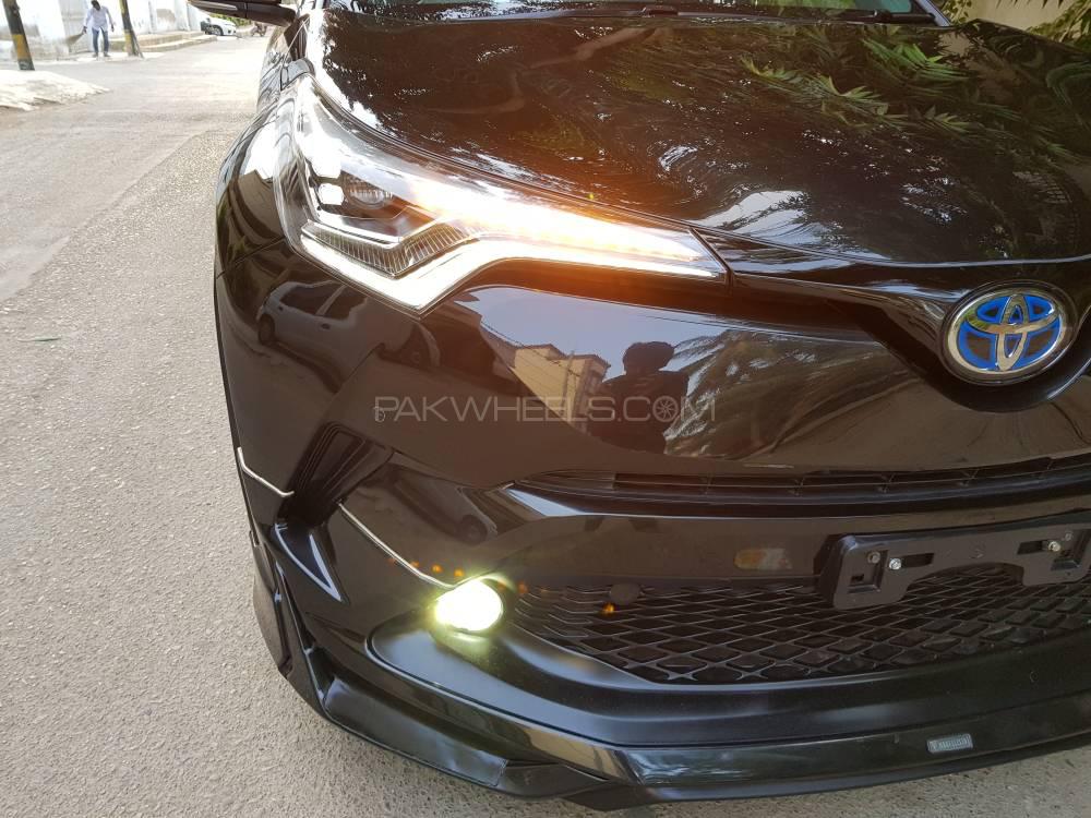 Toyota C-HR 2016 for Sale in Karachi Toyota C-HR 2016 for Sale in Karachi Image-5