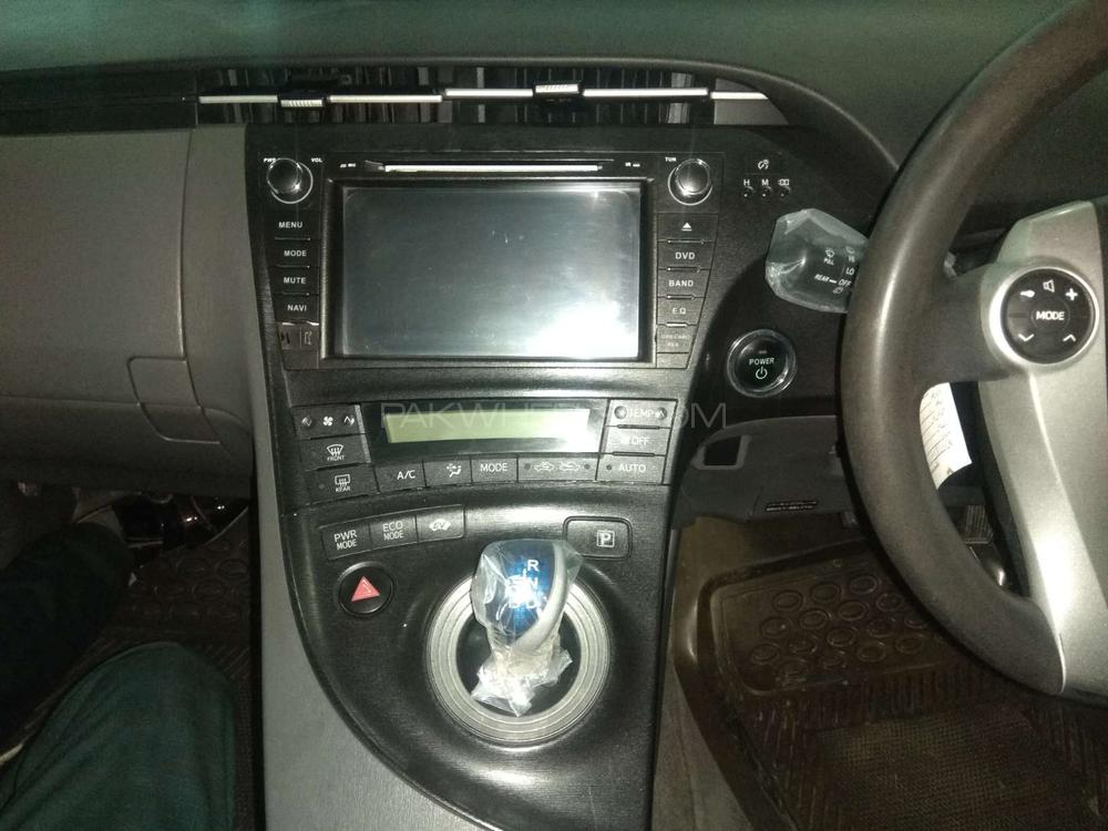 Toyota Prius 2010 for Sale in Karachi Toyota Prius 2010 for Sale in Karachi Image-6