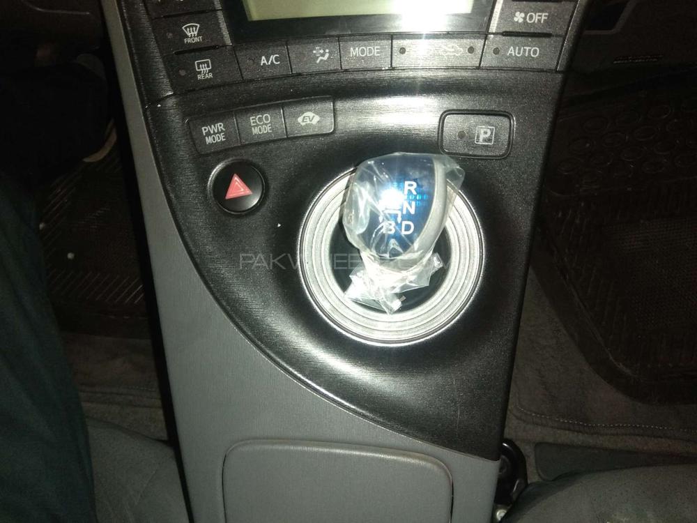 Toyota Prius 2010 for Sale in Karachi Toyota Prius 2010 for Sale in Karachi Image-7