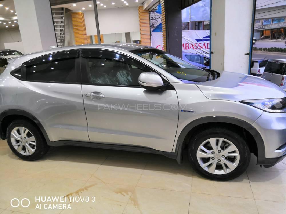 Honda Vezel 2014 for Sale in Peshawar Honda Vezel 2014 for Sale in Peshawar Image-7