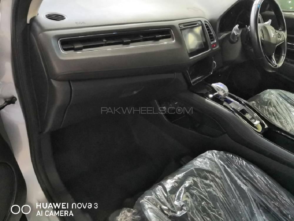 Honda Vezel 2014 for Sale in Peshawar Honda Vezel 2014 for Sale in Peshawar Image-10