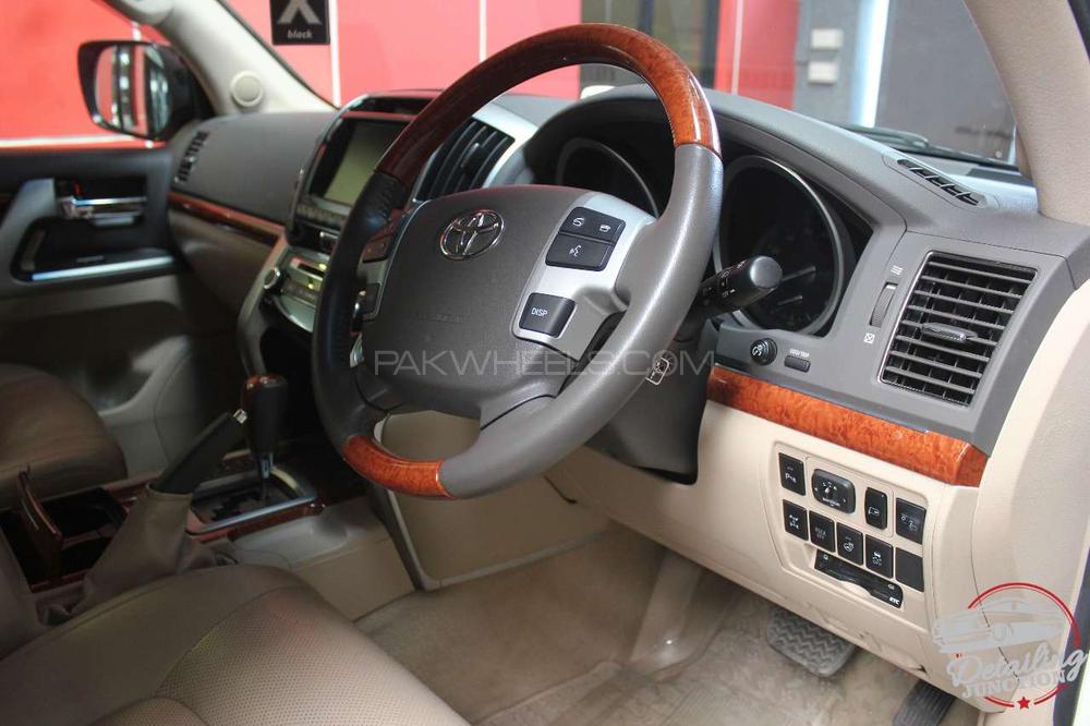 Toyota Land Cruiser 2012 for Sale in Karachi Toyota Land Cruiser 2012 for Sale in Karachi Image-6