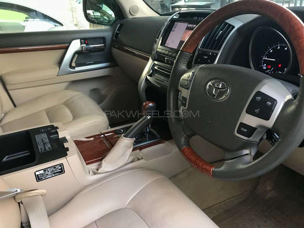 Toyota Land Cruiser 2012 for Sale in Karachi Toyota Land Cruiser 2012 for Sale in Karachi Image-7