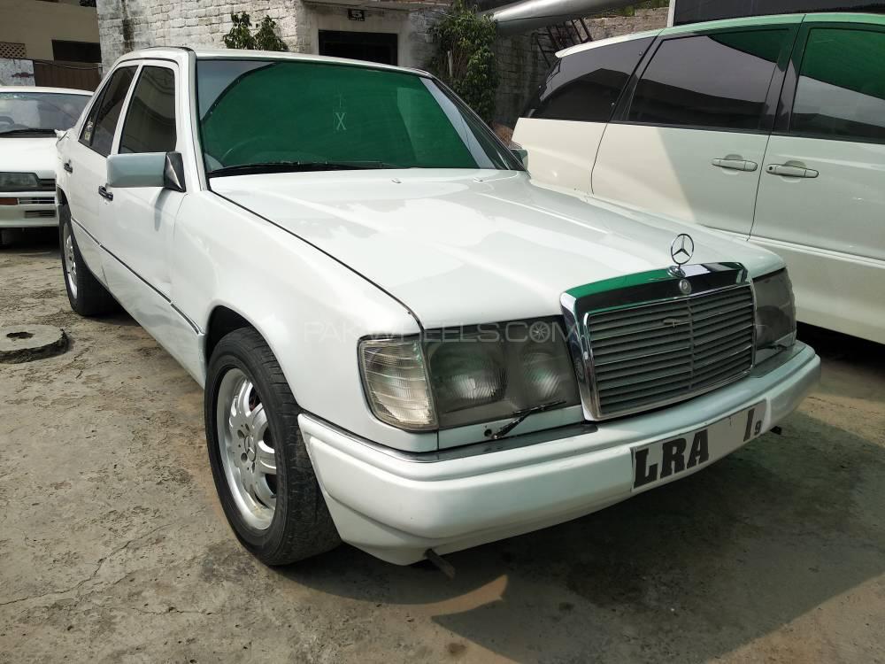 Mercedes Benz E Class 1993 for Sale in Lahore Image-1