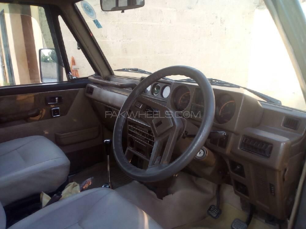 Mitsubishi Pajero 1984 for Sale in Attock Mitsubishi Pajero 1984 for Sale in Attock Image-4
