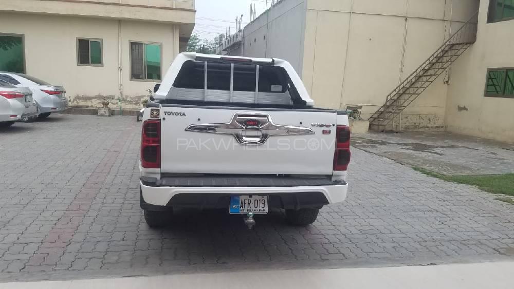 Toyota Hilux 2012 for Sale in Sialkot Image-1