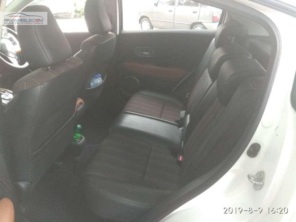Honda Vezel 2014 for Sale in Lahore Honda Vezel 2014 for Sale in Lahore Image-10