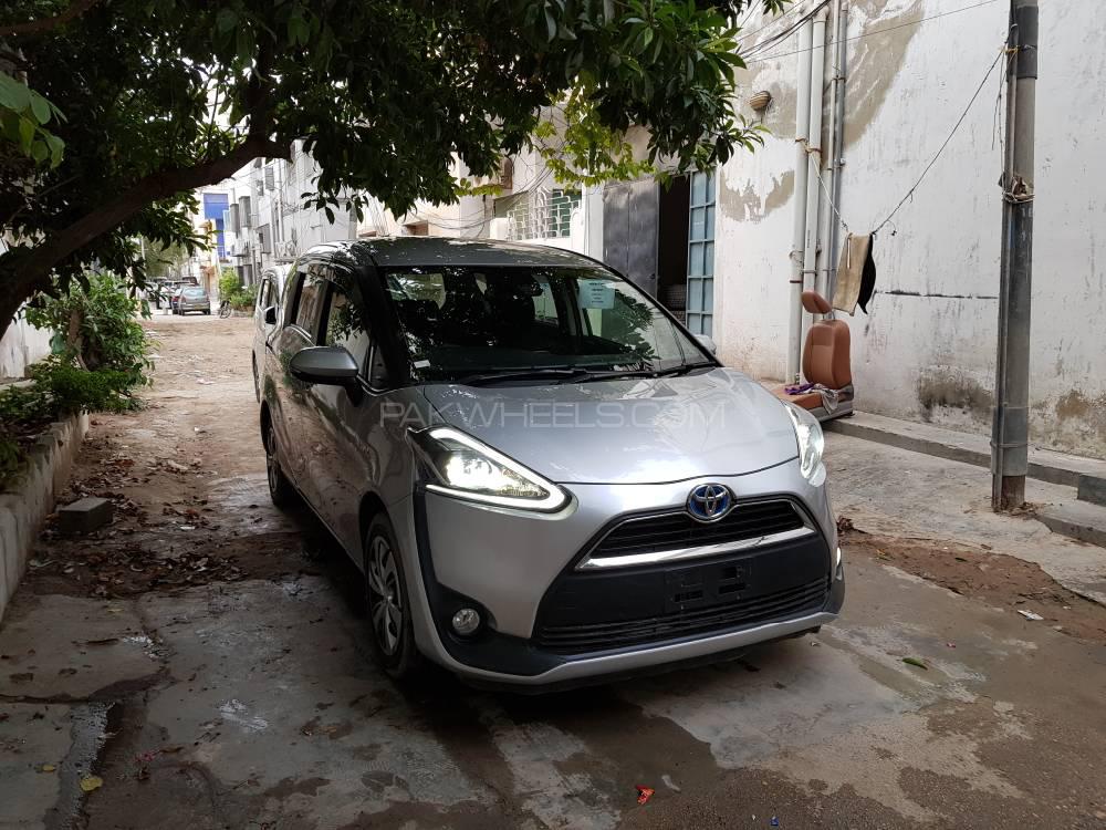 Toyota Sienta 2015 for Sale in Karachi Toyota Sienta 2015 for Sale in Karachi Image-9