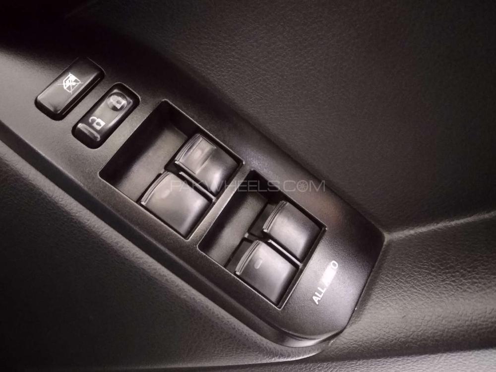 Toyota Prado 2010 for Sale in Lahore Toyota Prado 2010 for Sale in Lahore Image-7