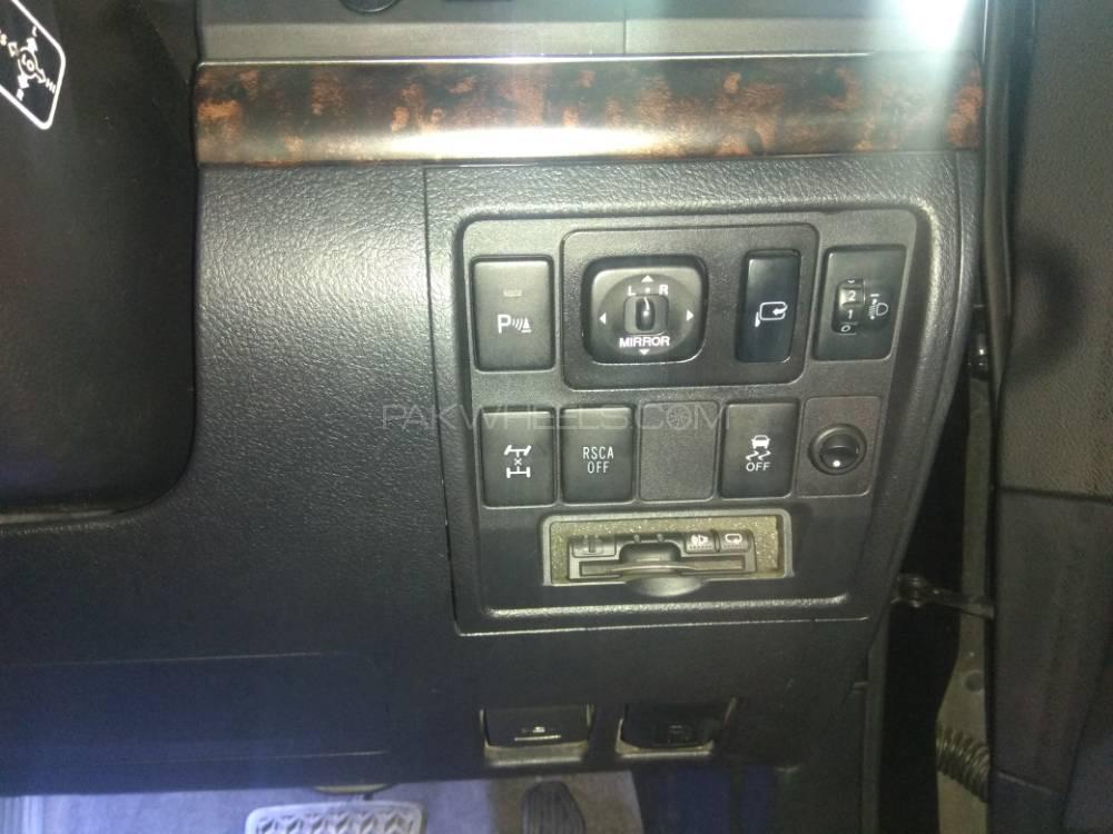 Toyota Land Cruiser 2012 for Sale in Karachi Toyota Land Cruiser 2012 for Sale in Karachi Image-8