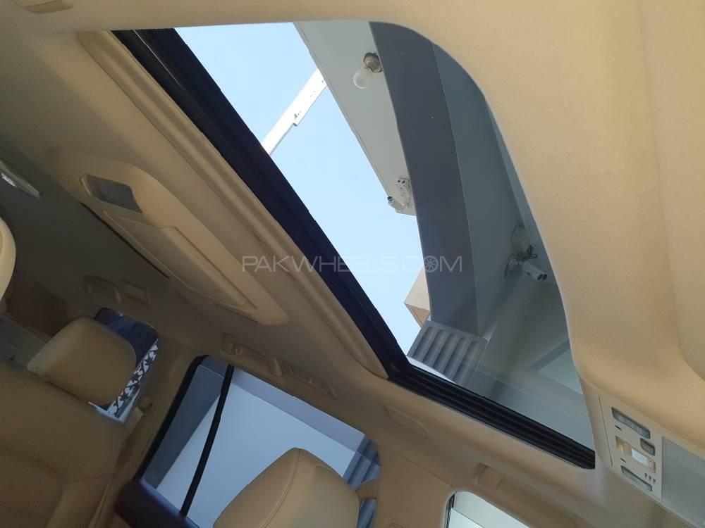 Toyota Land Cruiser 2012 for Sale in Islamabad Toyota Land Cruiser 2012 for Sale in Islamabad Image-11