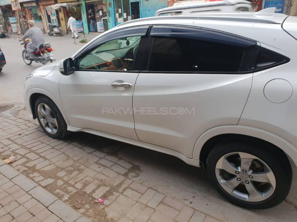 Honda Vezel 2014 for Sale in Gujrat Honda Vezel 2014 for Sale in Gujrat Image-2