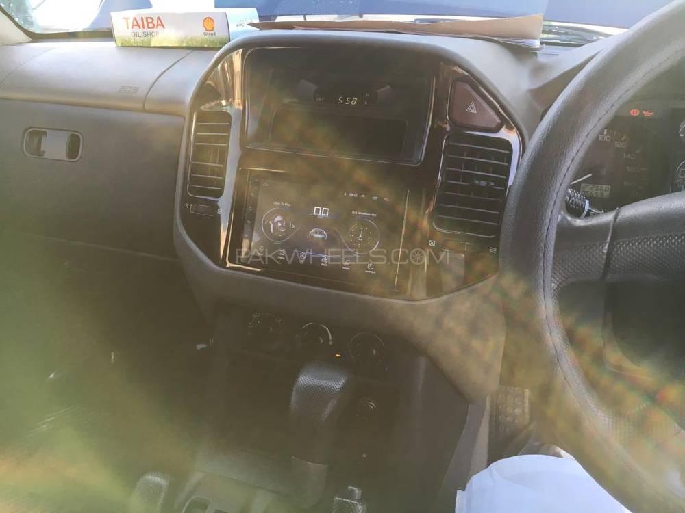 Mitsubishi Pajero 2001 for Sale in Sargodha Mitsubishi Pajero 2001 for Sale in Sargodha Image-9