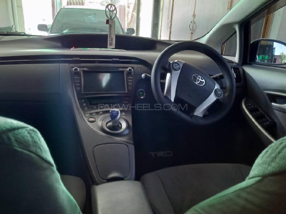 Toyota Prius 2010 for Sale in Peshawar Toyota Prius 2010 for Sale in Peshawar Image-9
