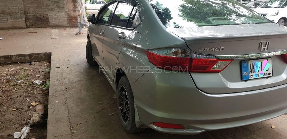 Honda Grace Hybrid 2015 for Sale in Bahawalpur Image-1