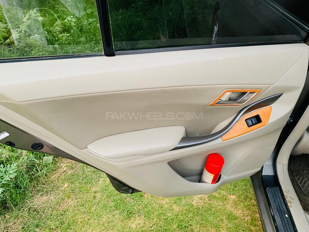 Toyota Premio 2007 for Sale in Peshawar Toyota Premio 2007 for Sale in Peshawar Image-9