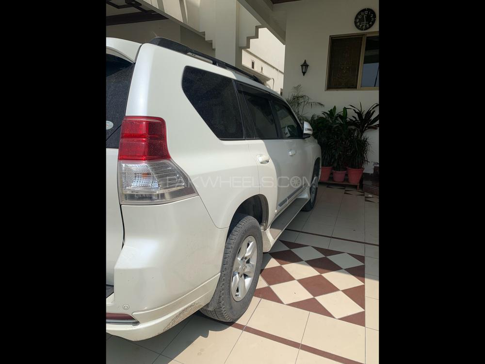 Toyota Prado 2011 for Sale in Gujranwala Toyota Prado 2011 for Sale in Gujranwala Image-4