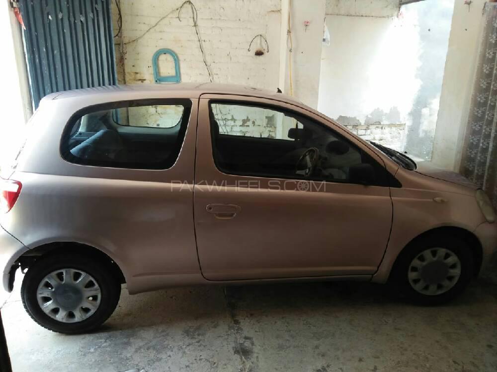 Toyota Vitz 2002 for Sale in Takhtbai Image-1