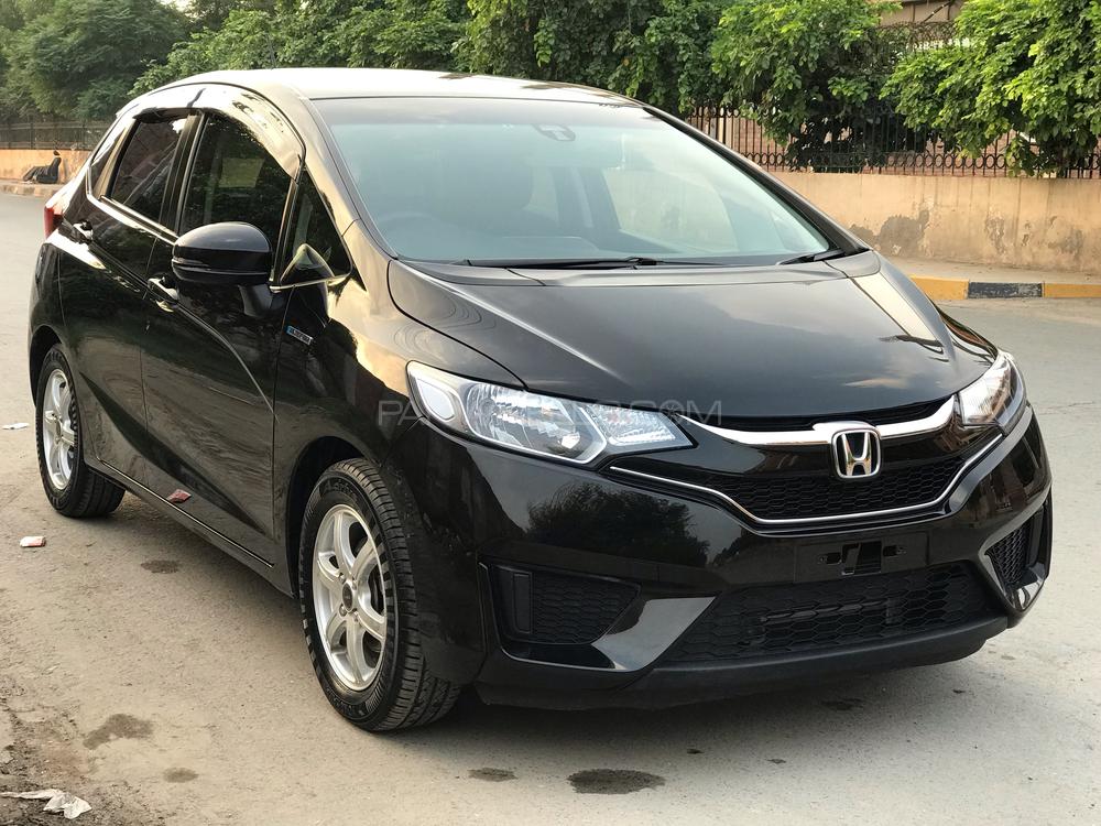 Honda Fit 2016 for Sale in Faisalabad Image-1