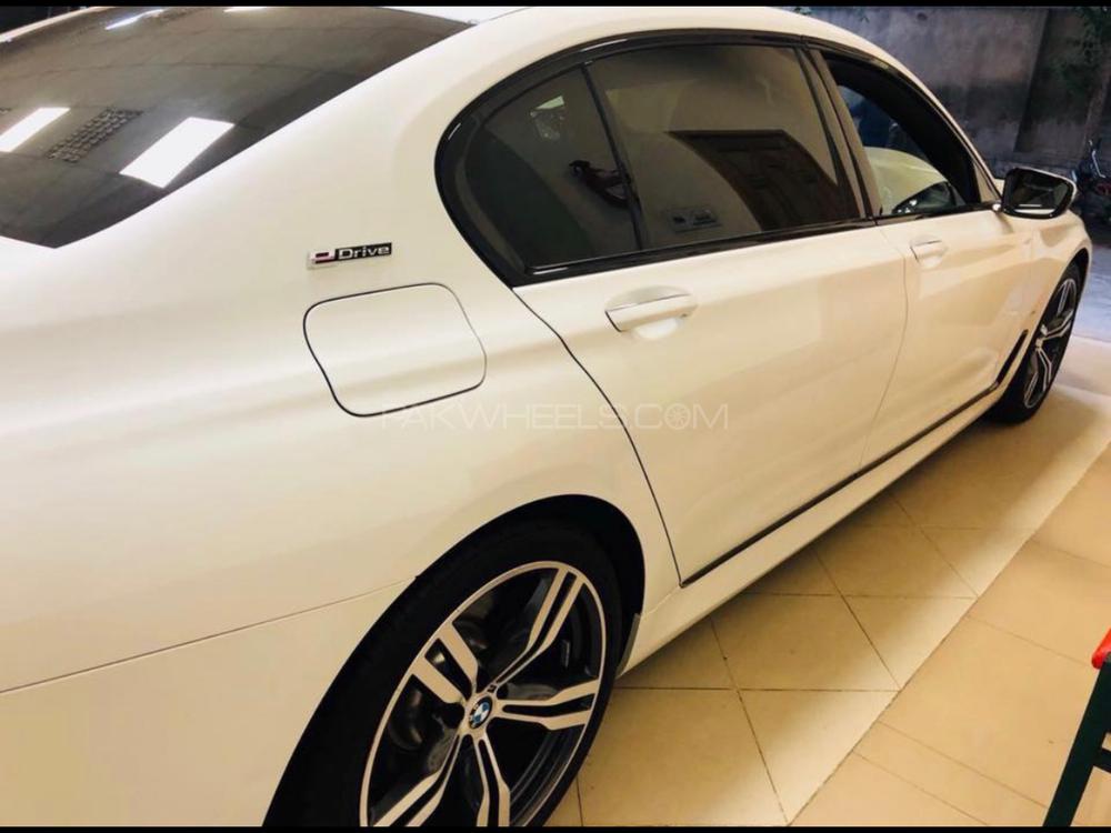 BMW 7 Series 2017 for Sale in Faisalabad BMW 7 Series 2017 for Sale in Faisalabad Image-11