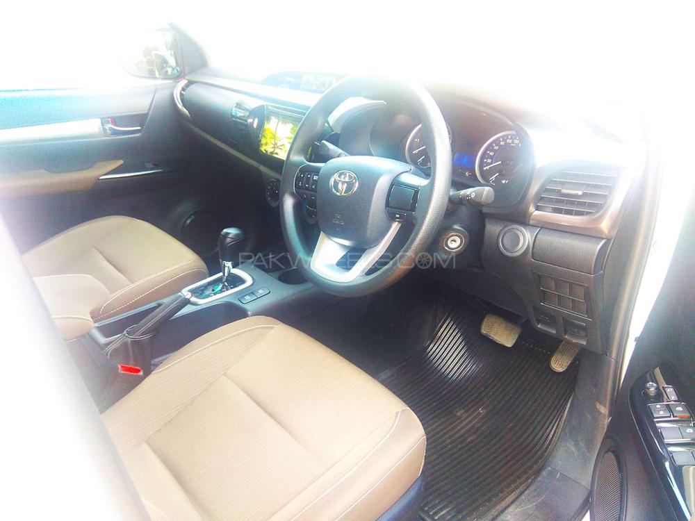 Toyota Hilux 2018 for Sale in Lahore Toyota Hilux 2018 for Sale in Lahore Image-5