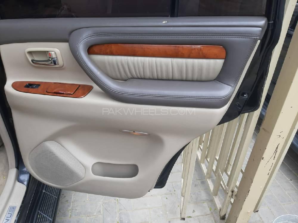 Lexus LX Series 2003 for Sale in Karachi Lexus LX Series 2003 for Sale in Karachi Image-6