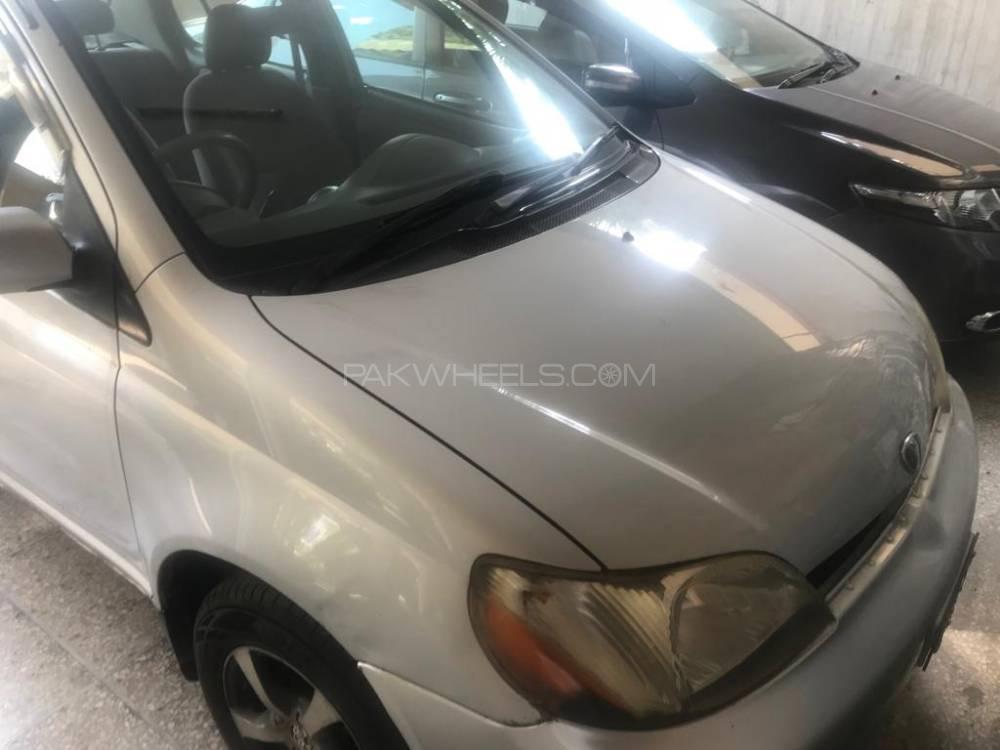 Toyota Platz 2001 for Sale in Lahore Image-1