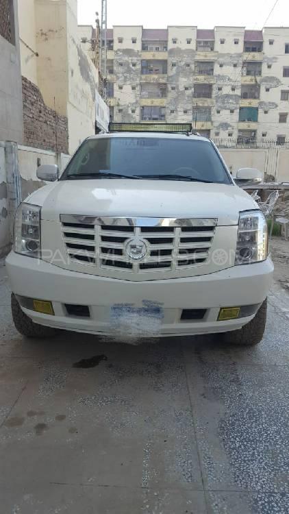 Cadillac Escalade Ext 2007 for Sale in Hyderabad Image-1