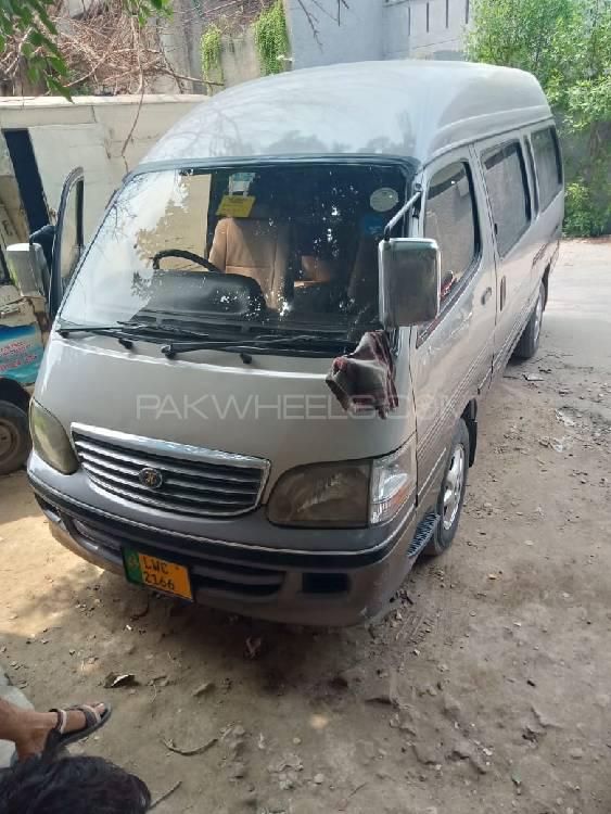 Toyota Hiace 2000 for Sale in Lahore Image-1