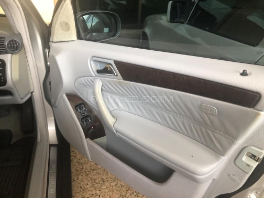 Mercedes Benz C Class 2003 for Sale in Rawalpindi Mercedes Benz C Class 2003 for Sale in Rawalpindi Image-9