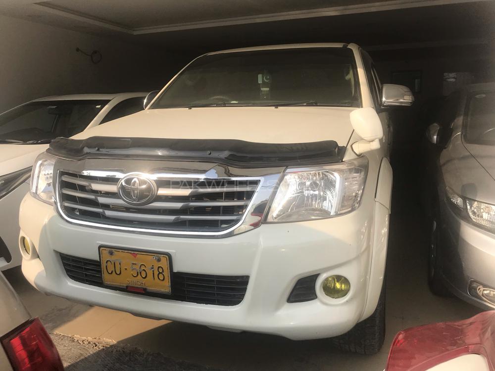 Toyota Hilux 2013 for Sale in Lahore Toyota Hilux 2013 for Sale in Lahore Image-2