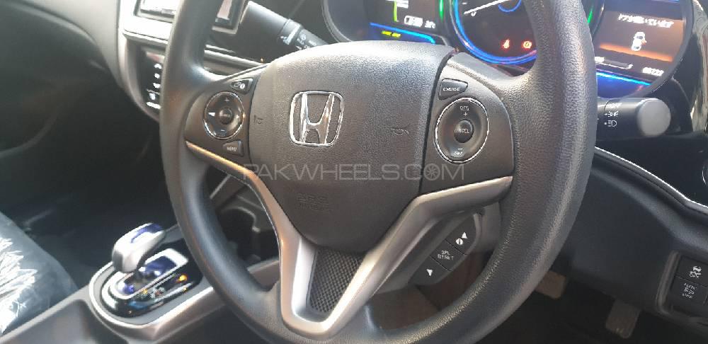 Honda Grace Hybrid 2015 for Sale in Karachi Honda Grace Hybrid 2015 for Sale in Karachi Image-8