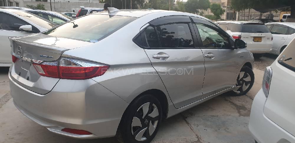 Honda Grace Hybrid 2015 for Sale in Karachi Honda Grace Hybrid 2015 for Sale in Karachi Image-6